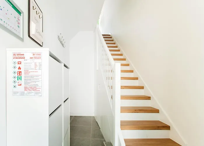 Tintin A La 4 Star For Families & Friends *